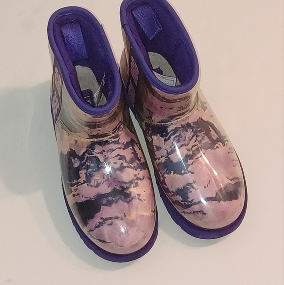 SOLD! Ugg Australia Waterproof boots - Picture 2 of 9